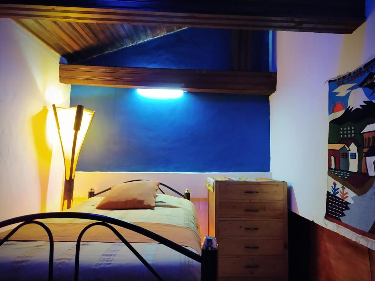 ホテル Hostal La Casa Tolena Quito - Ecuador エクステリア 写真