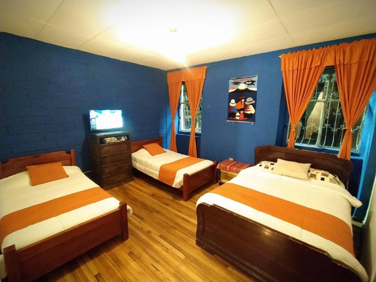 ホテル Hostal La Casa Tolena Quito - Ecuador エクステリア 写真